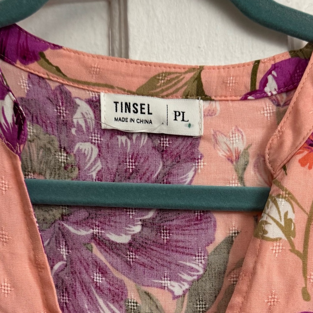 Tinsel
Petite Tiered Floral Dress - Picture 3 of 4